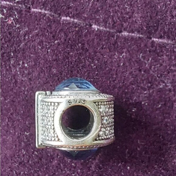 925 Sterling Silver Crown Charm - Picture 3 of 8